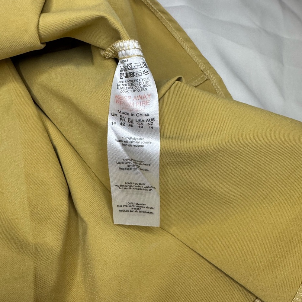 NWT PrettyLittleThing Pleated Micro Mini Skirt Sz 10 Golden Mustard color - Picture 9 of 11